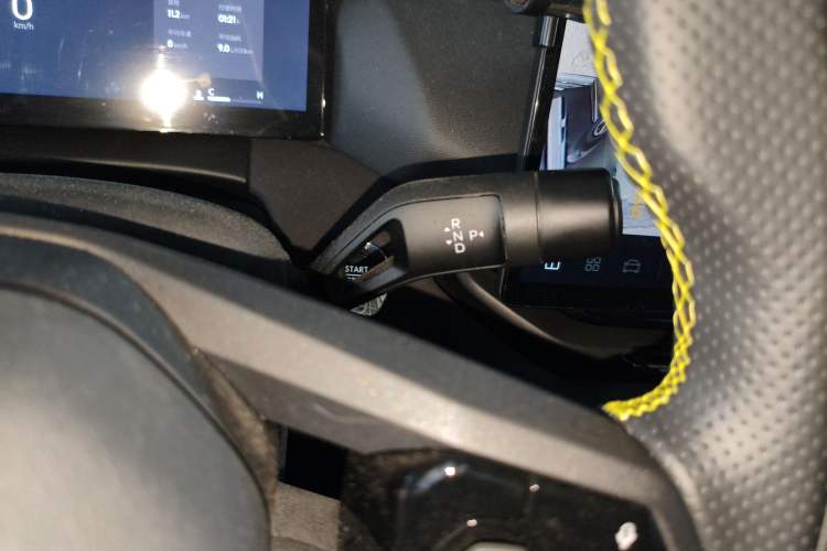 Used Lynk & Co 06 2025 Renew 1.5T Pro Gear Lever