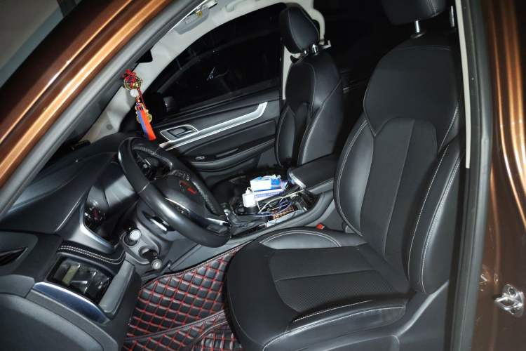 Used Roewe RX8 2019 30T Two-Wheel Drive Supreme Flagship Edition
