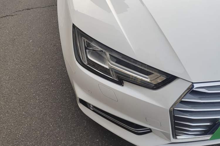 Used Audi A4L 2018 30th Anniversary Edition 40 TFSI Fashion Model
