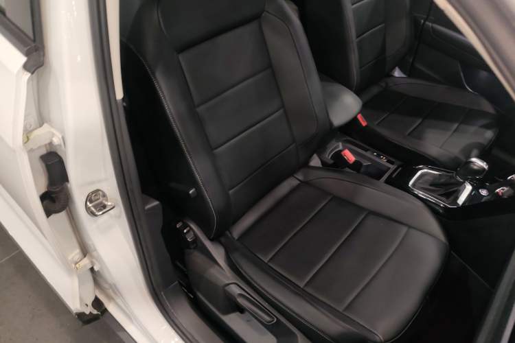 Used Volkswagen T-ROC 2020 280TSI DSG Two-Wheel Drive Comfort Version Right Front Seat