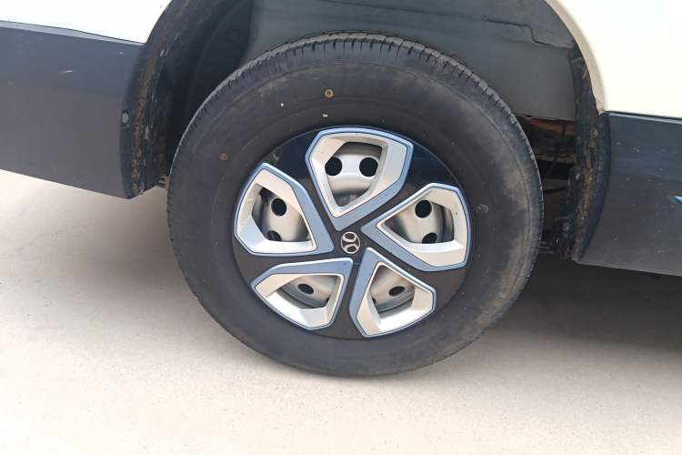 Used BAIC Changhe EV5 2019 270KM range version Right Rear Wheel Hub