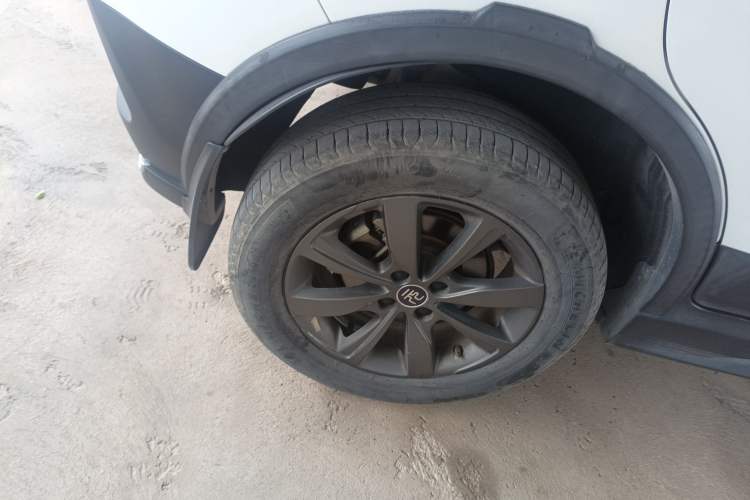 Used BYD Yuan New Energy 2019 EV535 Smart Connect Trendsetting Model Right Rear Wheel Hub
