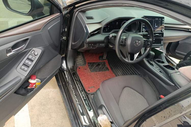 Used Toyota Avalon 2019 2.0L Ambition Edition China VI