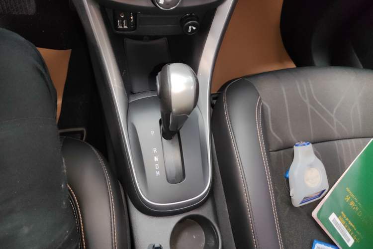 Used Chevrolet Trax 2017 1.4T Automatic Two-Wheel Drive Luxury Version Gear Lever