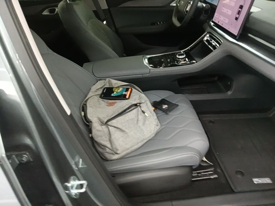 Geely Galaxy A7 2025 Model EM-i 70km Luxury Edition — снимка 19