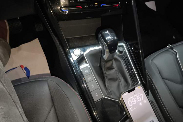 Used Volkswagen Tayron 2022 280TSI Two-Wheel Drive Luxury Smart Connectivity Version
