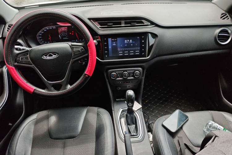 Used Chery Tiggo 3X 2018 1.5L Automatic Elite Edition Center Console