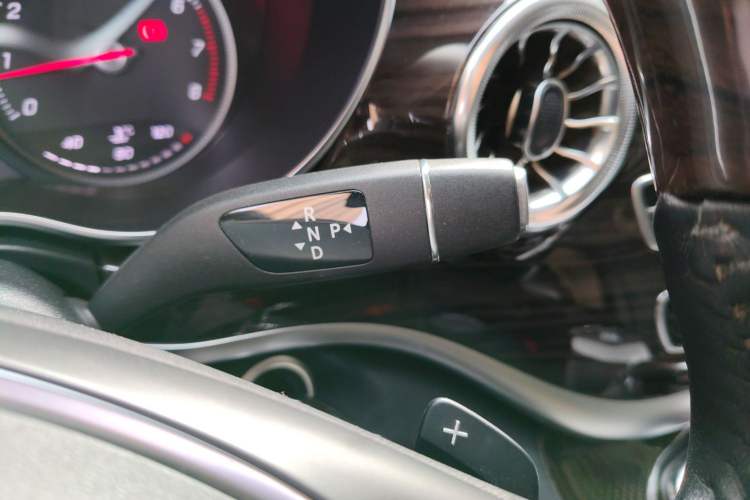 Used Mercedes-Benz V-Class 2018 V 260 Avantgarde Edition China VI
