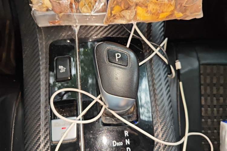 Used Venucia D60EV 2023 PLUS Comfort Edition RJ Model Gear Lever