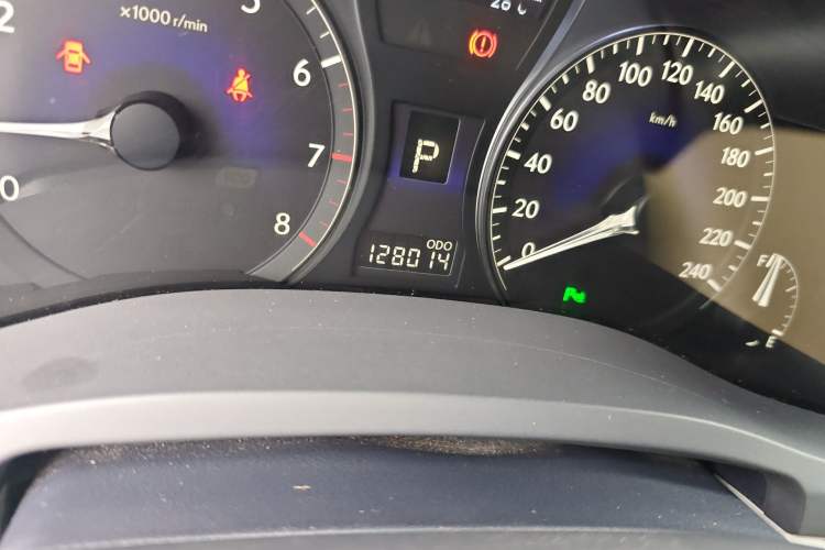 Used Lexus RX Classic 2011 270 Elegant Edition Odometer Close Up