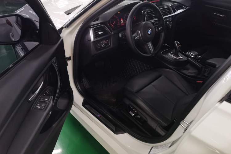 Used BMW 3 Series 2018 320Li Leading Model M Sport Package
