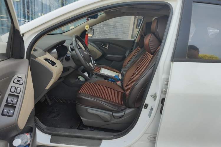 Used Hyundai ix35 2010 2.0L Automatic Two-Wheel Drive Elite Edition GLS