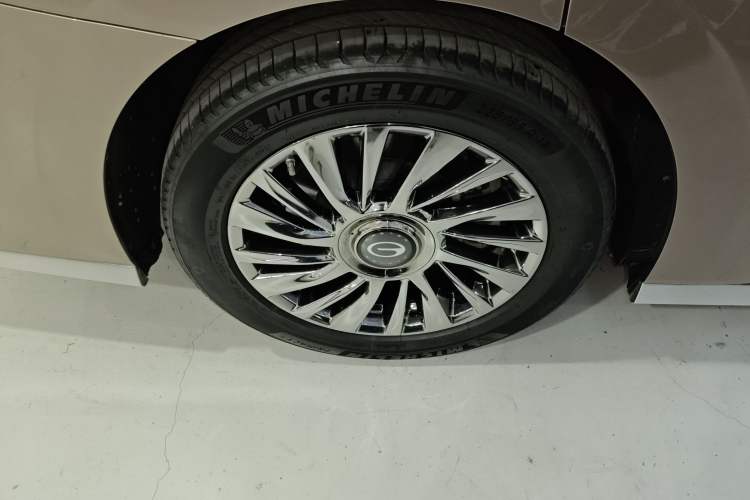 Used GAC Trumpchi M8 2023 Zongshi Series 400T Flagship Edition Right Rear Wheel Hub