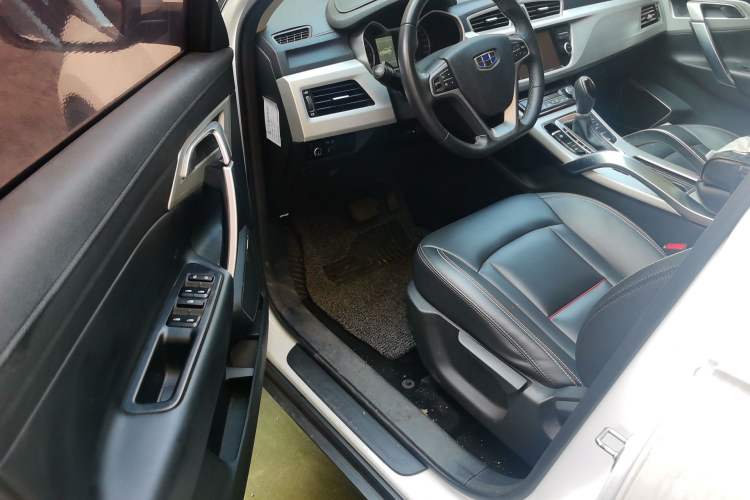 Used Geely Auto Emgrand X7 Sport 2018 1.8TD Automatic Two-Wheel Drive Zhiya Model Driver Seat