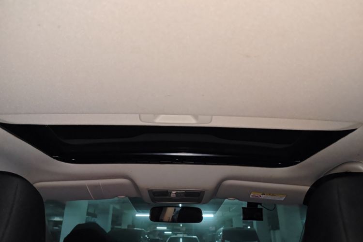 Used Nissan Lannia 2016 1.6L CVT Cool Edition Headliner