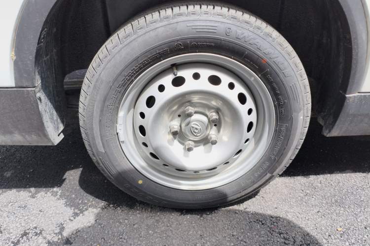 Used SAIC MAXUS EV30 2023 Pure-Electric Smart Logistics Expert with Long Wheelbase Guoxuan