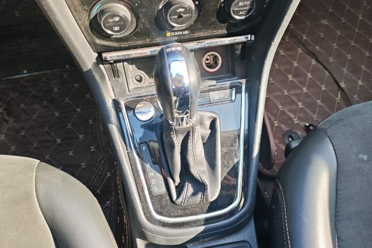 Used Volkswagen C-TREK 2018 230TSI DSG Luxury Version