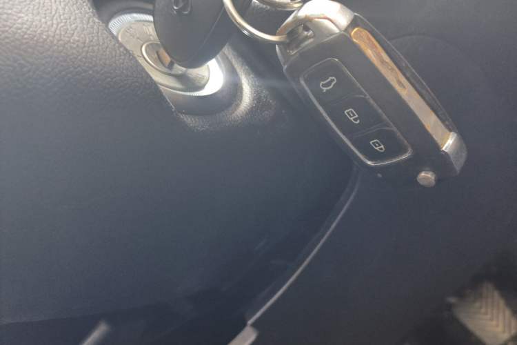 Used CHANGAN OSHAN X70A 2019 1.5L Manual Standard Version China VI