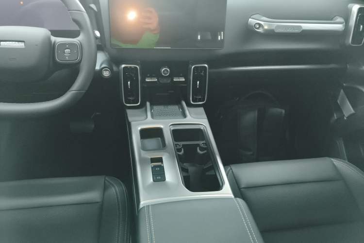 Used Haval DARGO 2026 Model 2.0T DCT Chinese Rural Dog Edition Gear Lever