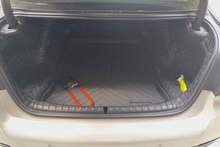 Used BMW 5 Series 2021 530Li Leading Model M Sport Package Trunk