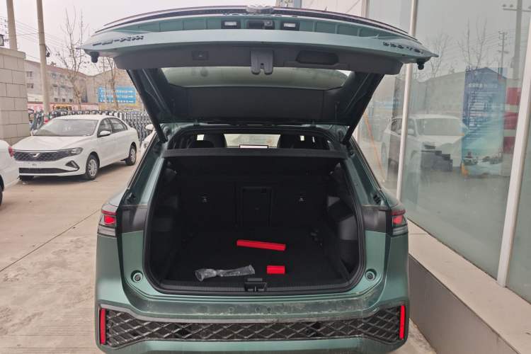 Used Volkswagen Tayron 2025 Tharu L 330TSI Two-Wheel Drive Elite City Package
