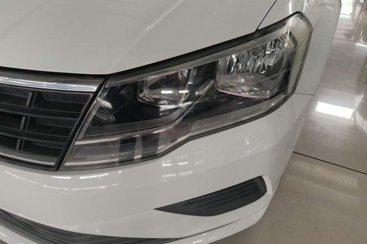 Used Volkswagen Jetta 2017 1.4L Manual Fashion Edition
