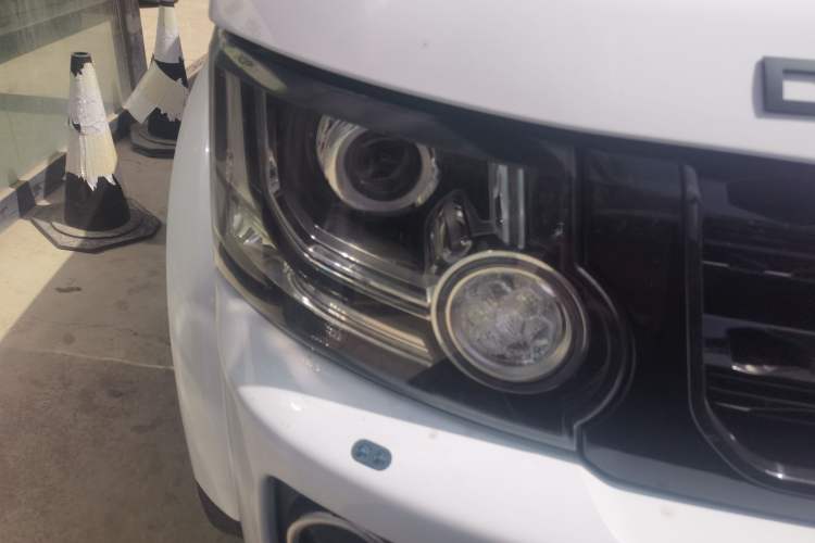 Used Land Rover Discovery 2014 3.0 SC V6 HSE Luxury Right Front Headlight