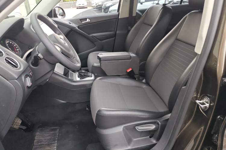 Used Volkswagen Tiguan 2015 1.8TSI Automatic Two-Wheel Drive Trend Edition Left Front Seat