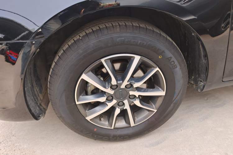 Used Geely Auto Emgrand 2019 Leading Edition 1.5L Manual Luxury Model China VI Standard
