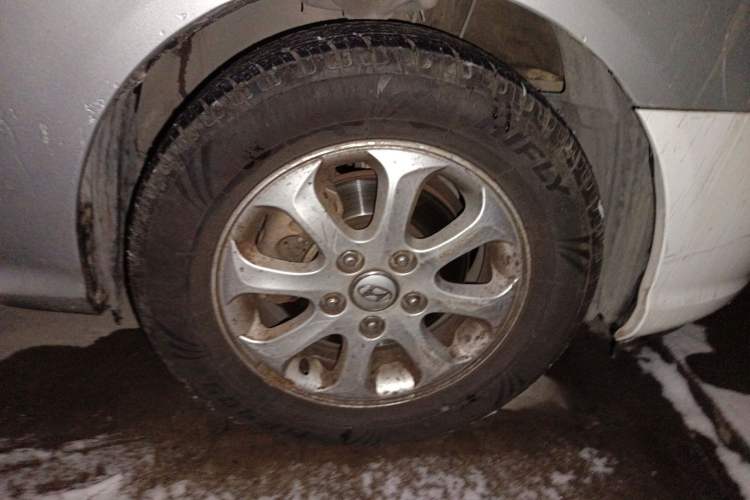 Used Hyundai Celesta 2010 1.6L MT GLS Right Front Wheel Hub