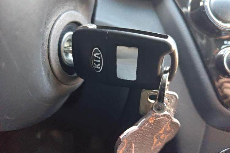 Used Kia K2 2015 Hatchback 1.4L AT GLS Cool Edition