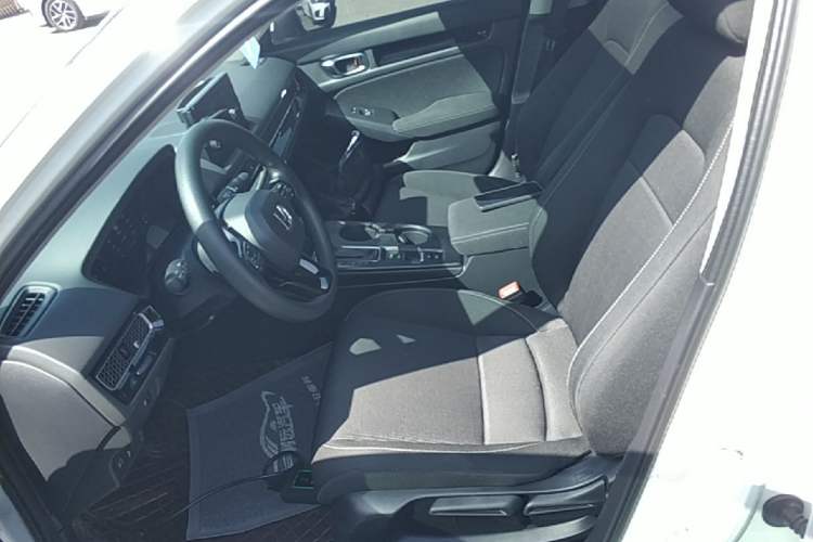 Used Honda Civic 2023 240TURBO CVT Dynamic · Center Stage Special Edition