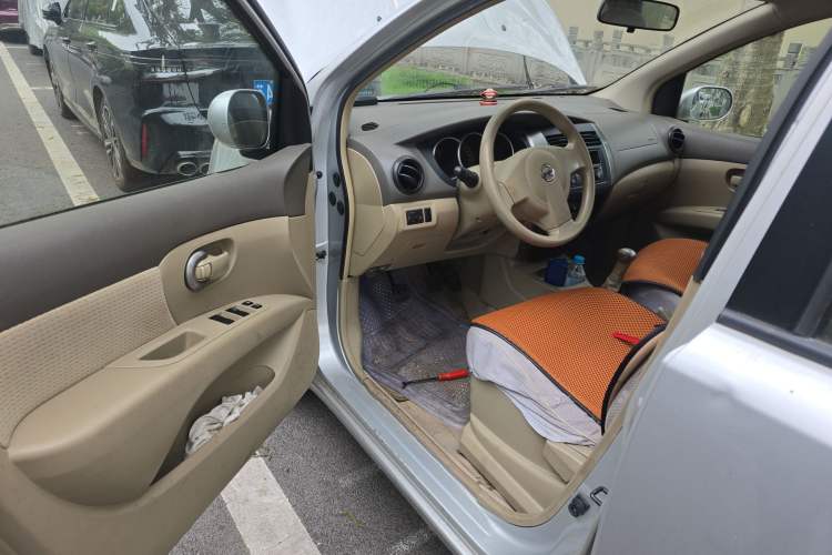 Used Nissan Livina 2008 1.6L Manual XuanNeng Model

