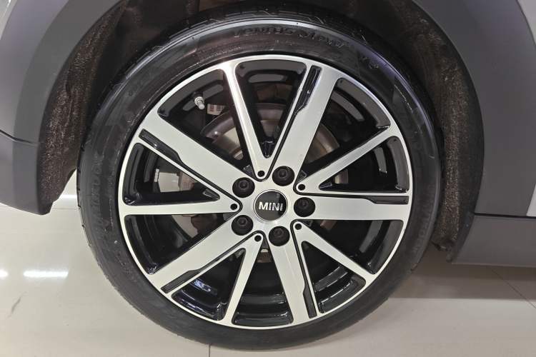 Used MINI MINI 2023 1.5T COOPER Artist
