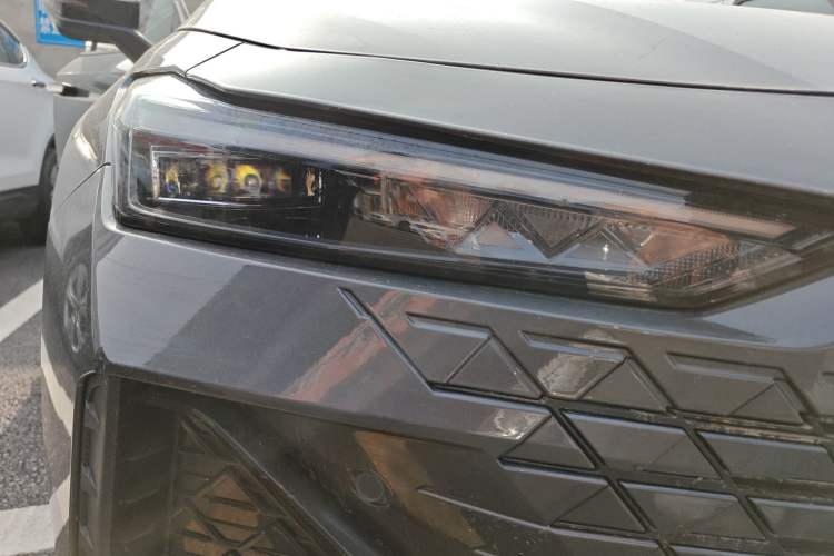 Used CHANGAN UNI-V 2023 1.5T Sport Edition