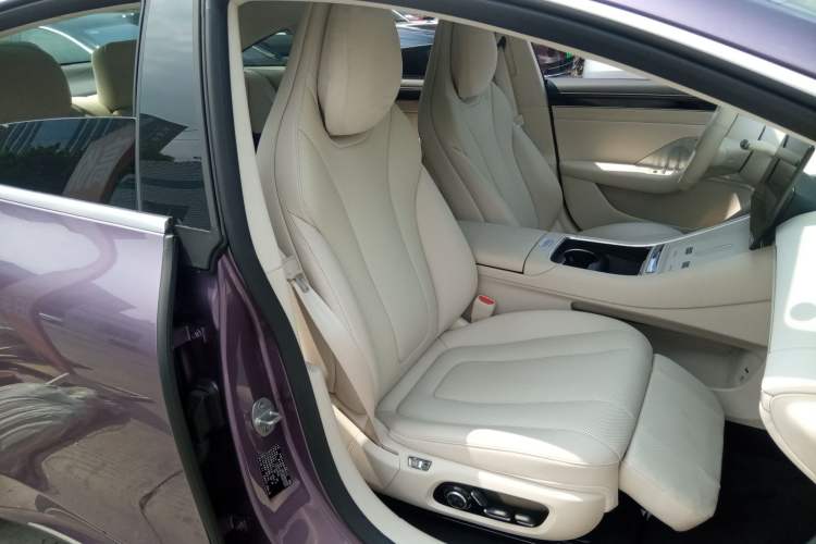 Used Hima Luxeed S7 2025 855 km Max Right Front Seat