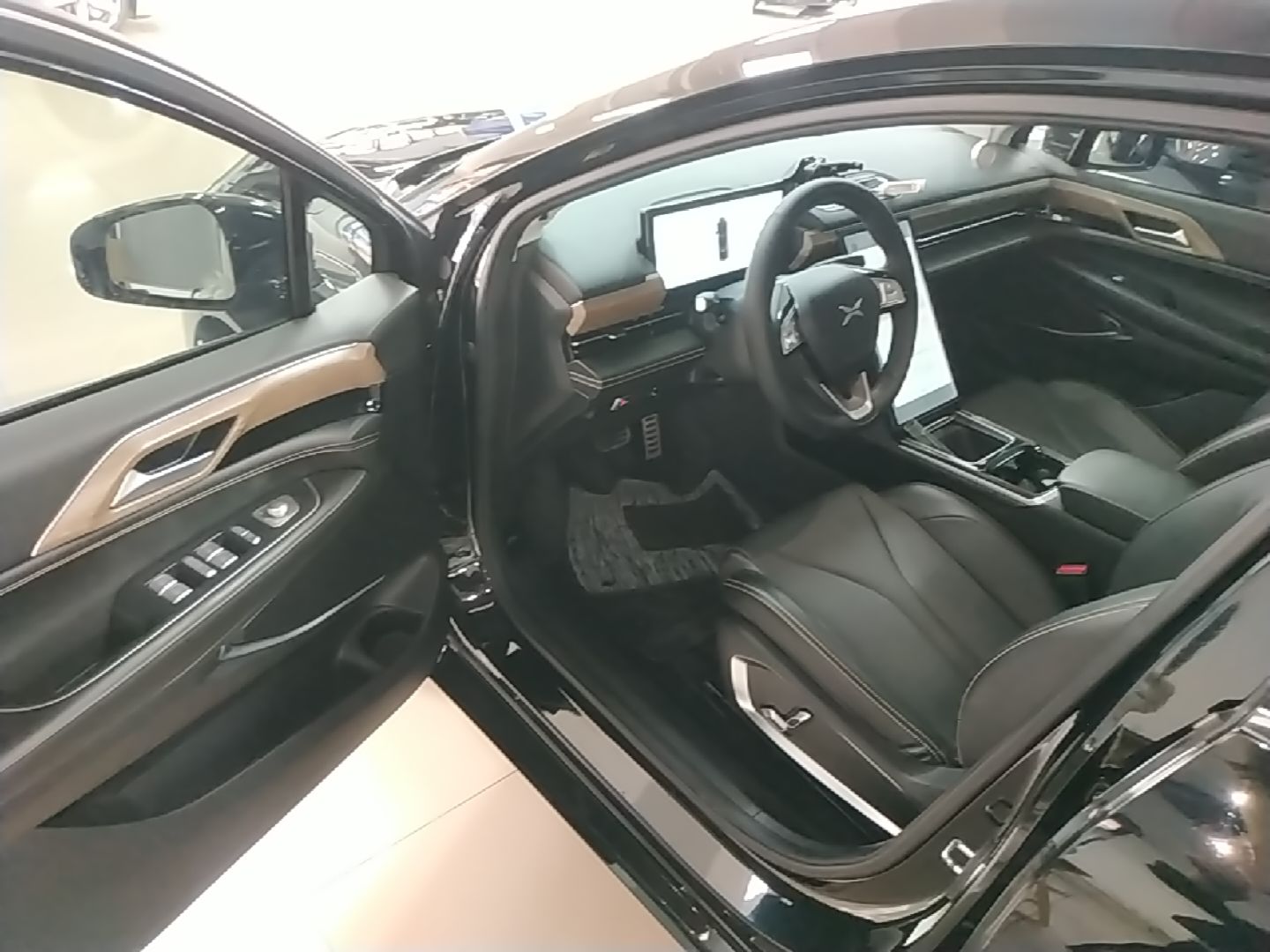 XPeng P5 2022 460E+ — снимка 18