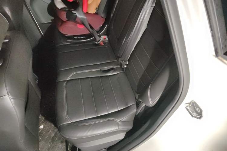 Used Ford Kuga 2017 EcoBoost 180 Two-Wheel-Drive Tiger Leap Model
