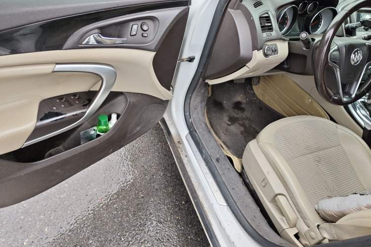 Used Buick Regal 2015 2.0L Leading Fashion Edition