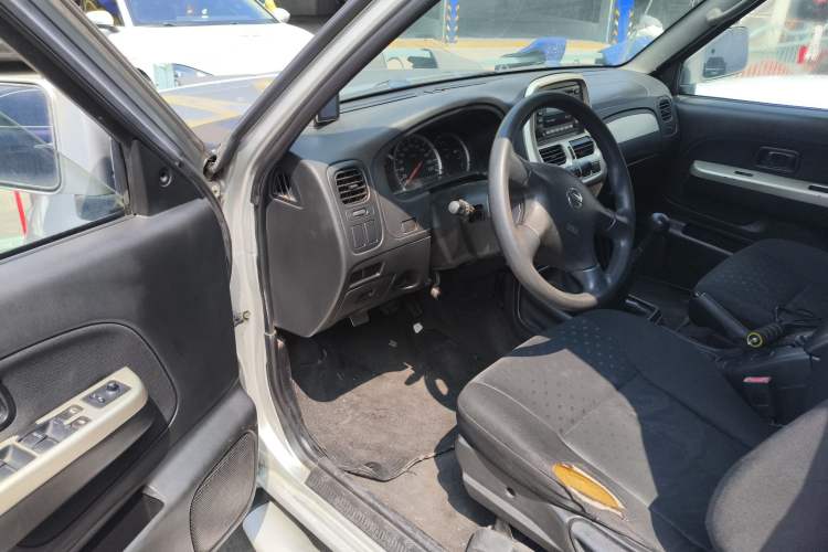 Used Nissan Paladin 2008 2.4L Two-Wheel-Drive Standard Version