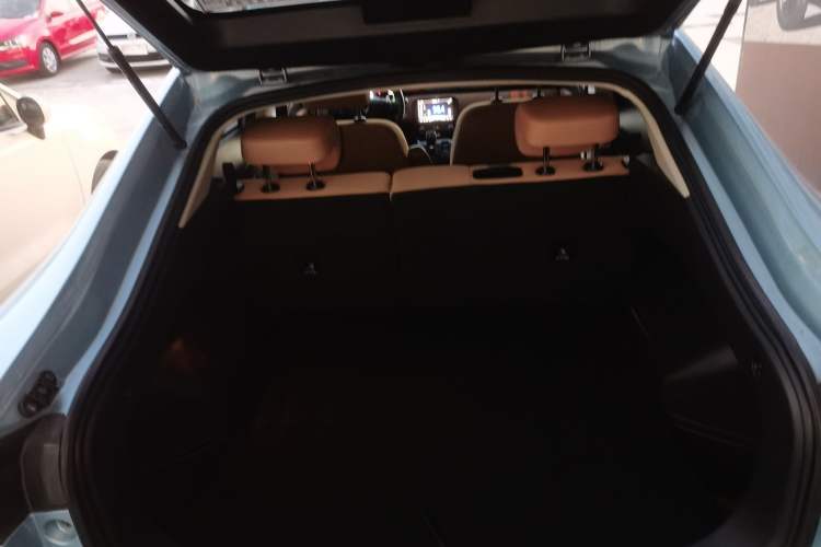 Used ORA iQ 2018 High-Range Version Smart Connectivity Model