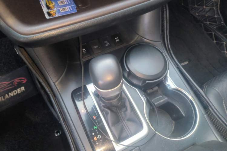 Used Toyota Highlander 2018 2.0T Four-Wheel Drive Luxury Version 7 Seats China VI Standard