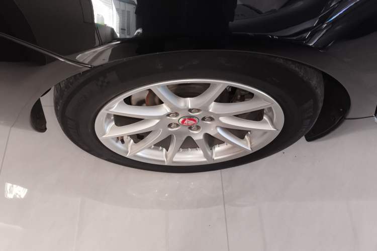 Used Jaguar XJ 2014 XJL 2.0T Two-Wheel-Drive Elegant Business Edition
