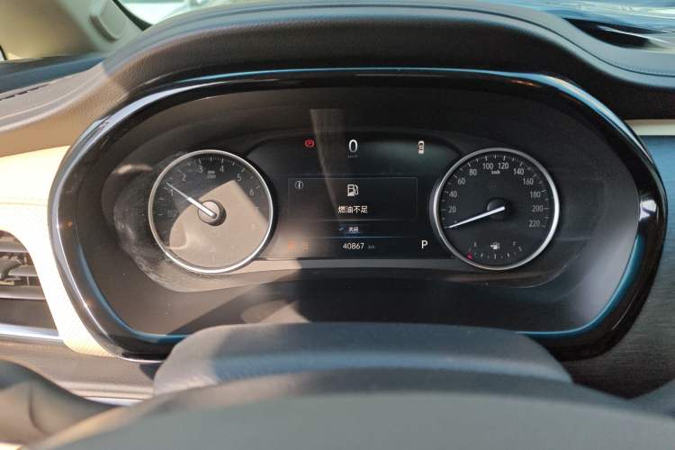 Used Buick GL8 2023 Facelifted Land Cruiser Executive Luxury Version
