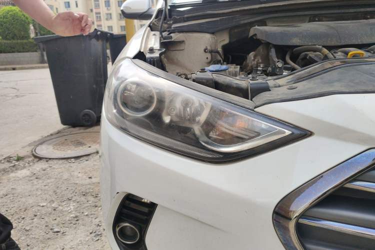 Used Hyundai Elantra (6th Generation / Lingdong) 2018 1.6L Automatic 15th Anniversary Special Edition Right Front Headlight