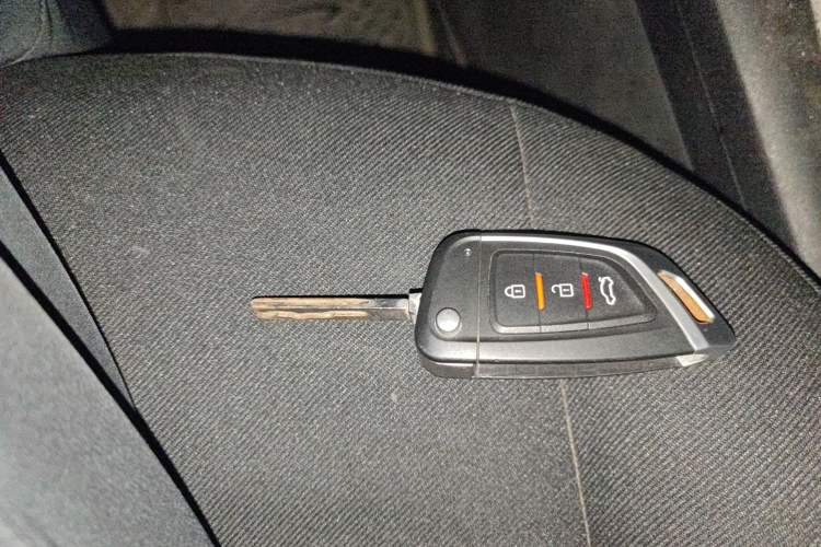 Used Peugeot 301 2014 1.6L Manual Comfort Edition
