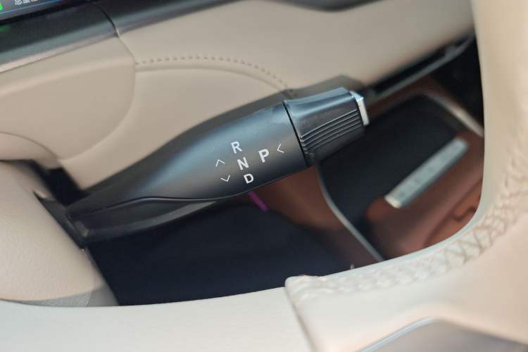 Used VOYAH FREE 2024 Ultra-Long Range Intelligent Driving Version Gear Lever