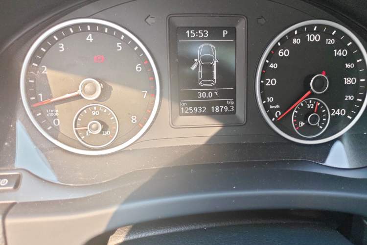 Used Volkswagen Tiguan 2017 300TSI Automatic Two-Wheel Drive Silk Road Comfort Edition Odometer Close Up