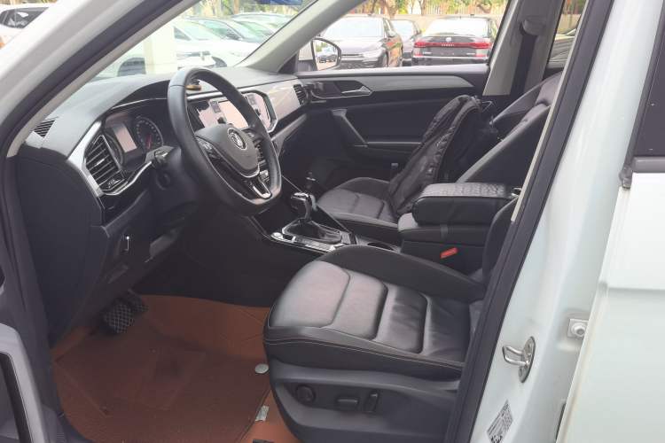 Used Volkswagen Tayron 2019 330TSI Two-Wheel-Drive Luxury Version China V Emission Standard
