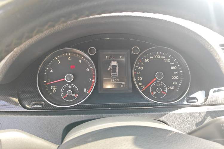 Used Volkswagen Magotan 2015 Facelift 1.8TSI Luxury Model Instrument Cluster